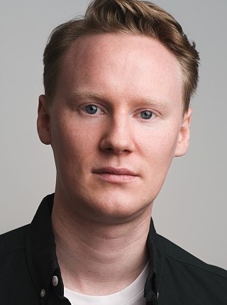 Alexander Capon (Represented by Jo Hole Associates)