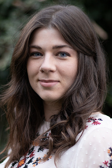 Grace Deavall - Represented by Jo Hole Associates